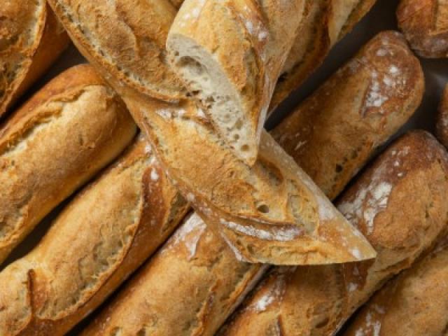 Pain traditionnel  de la boulangerie BRETTEAU  - Paris 7